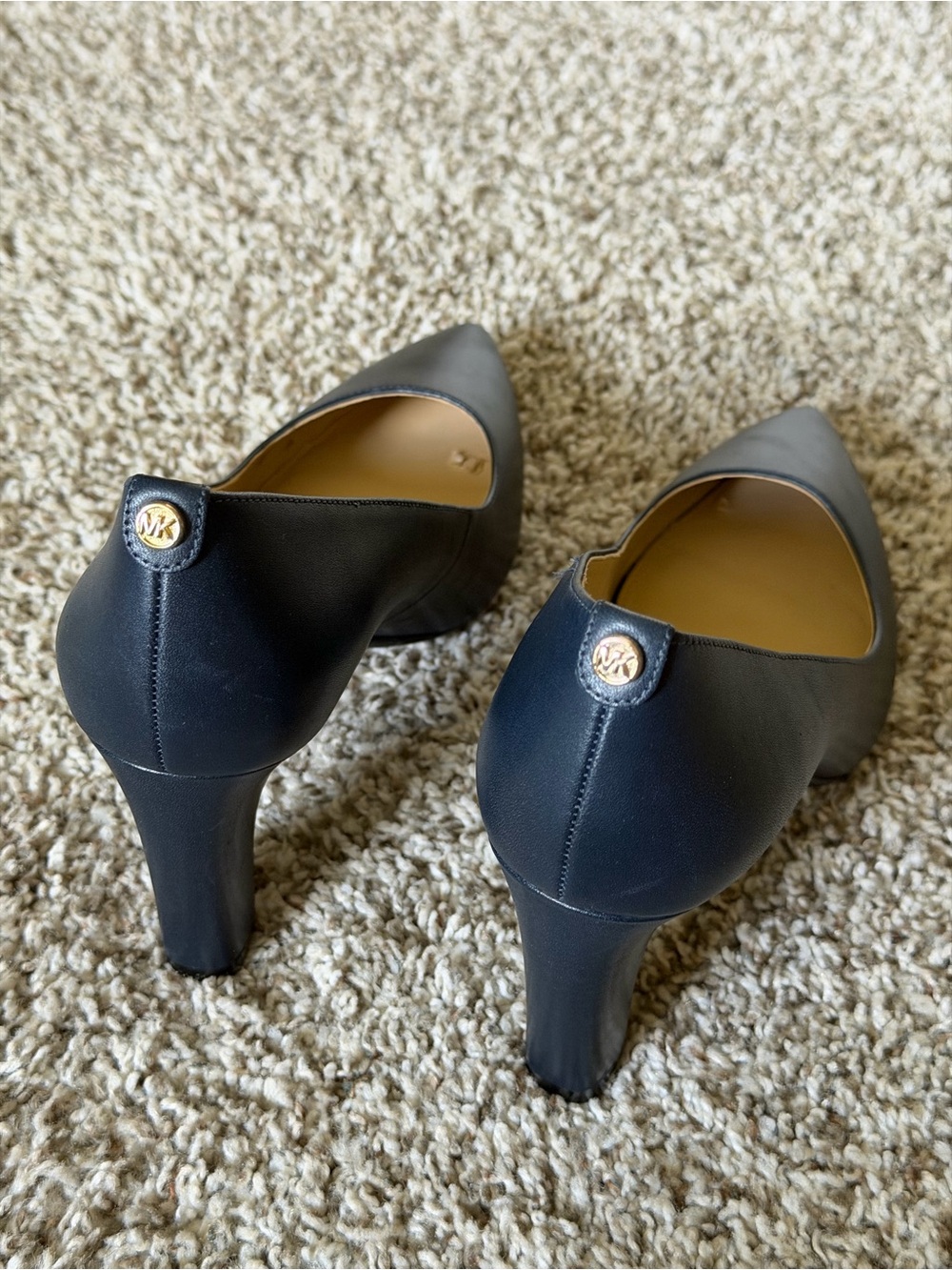 Michael Kors Milly Flex Leather Pumps - Picture 8 of 11